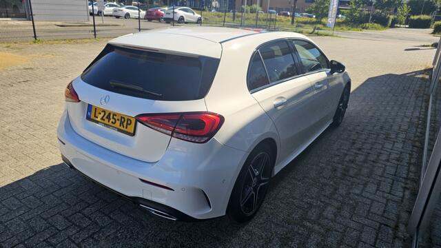 Mercedes-Benz A-KLASSE 180 Bns Solution AMG