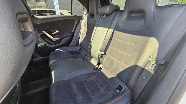 Mercedes-Benz A-KLASSE 180 Bns Solution AMG