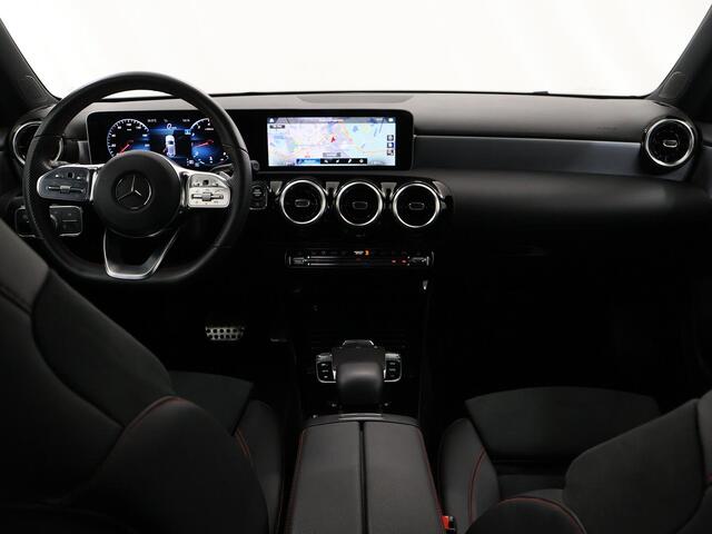 Mercedes-Benz A-KLASSE 220 Launch Edition | AMG | Widescreen | 19" lichtmetalen velgen |