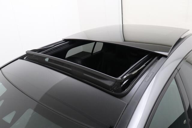 Mercedes-Benz A-KLASSE 180 Aut. AMG Night-Pakket Pano-dak Memory Camera