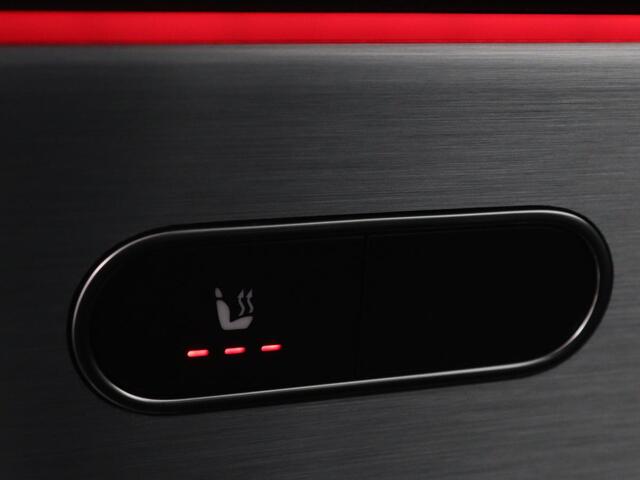 Mercedes-Benz A-KLASSE 200 Business Solution AMG | Panoramadak | Stoelverwarming | Trekhaak | Matrix LED | Memory | Carplay | Keyless | Camera | Sfeerverlichting | Leder/Alcantara | Park Assist