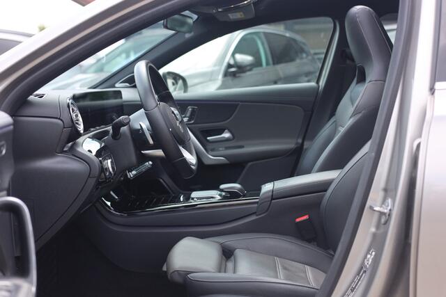 Mercedes-Benz A-KLASSE 250 4MATIC | AUT | AMG | PANO | BURMESTER | CAMERA