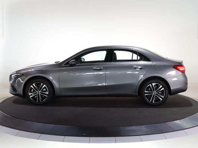 Mercedes-Benz A-KLASSE 250 e Star Edition Luxury Line LIMITED | DISTRONIC | Trekhaa | Dodehoekassistent