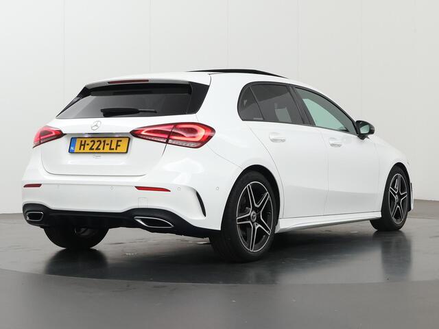 Mercedes-Benz A-KLASSE 180 AMG line | Night | Panorama-schuifdak | Apple Carplay | Achteruitrijcamera | Stoelverwarming | Dode hoek |