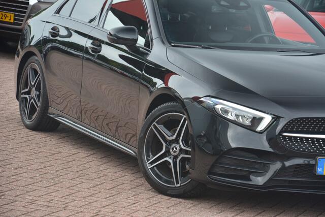 Mercedes-Benz A-KLASSE 180 Business Solution AMG | Widescreen | Panoramadak | Camera | DAB+ | NL auto!! |