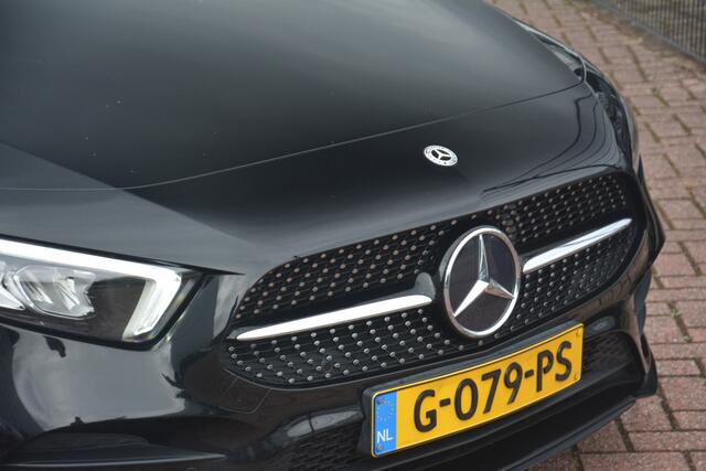 Mercedes-Benz A-KLASSE 180 Business Solution AMG | Widescreen | Panoramadak | Camera | DAB+ | NL auto!! |