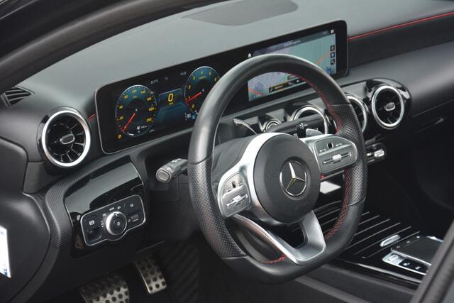 Mercedes-Benz A-KLASSE 180 Business Solution AMG | Widescreen | Panoramadak | Camera | DAB+ | NL auto!! |