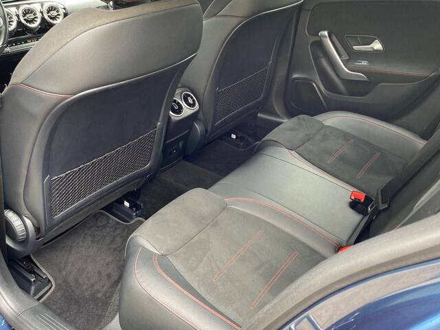 Mercedes-Benz A-KLASSE 180 Business Solution AMG /Night pakket +Sfeerv.
