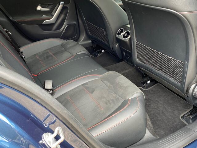 Mercedes-Benz A-KLASSE 180 Business Solution AMG /Night pakket +Sfeerv.