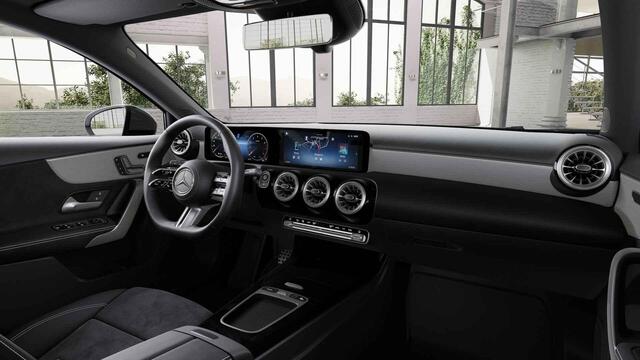 Mercedes-Benz A-KLASSE 180 Business Solution AMG | Panoramaschuifdak | AMG Line Plus | Night | Head-up display | Dodehoekassisten