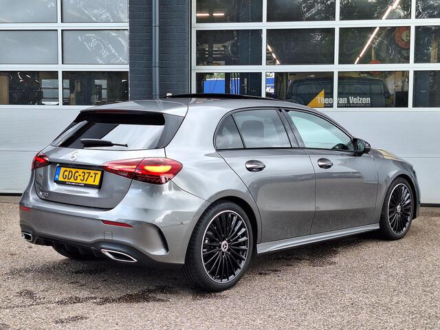 Mercedes-Benz A-KLASSE 180 Star Edition AMG Line | Night Pakket | 19 inch Multispaaks AMG Velgen | Panoramadak | Dodehoekassistent | MULTIBEAM LED Koplampen | Sfeerverlichting | Stoelverwarming | Achteruitrijcamera