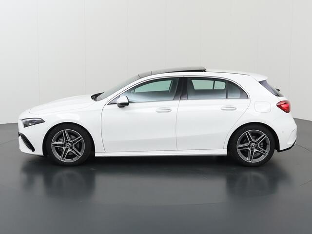 Mercedes-Benz A-KLASSE 180 Star Edition AMG Line | Panoramadak | Multibeam LED | Sfeerverlichting | Stoelverwarming |