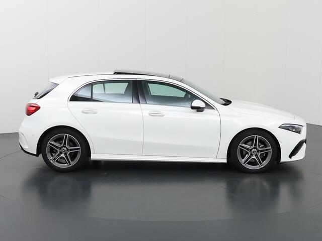 Mercedes-Benz A-KLASSE 180 Star Edition AMG Line | Panoramadak | Multibeam LED | Sfeerverlichting | Stoelverwarming |