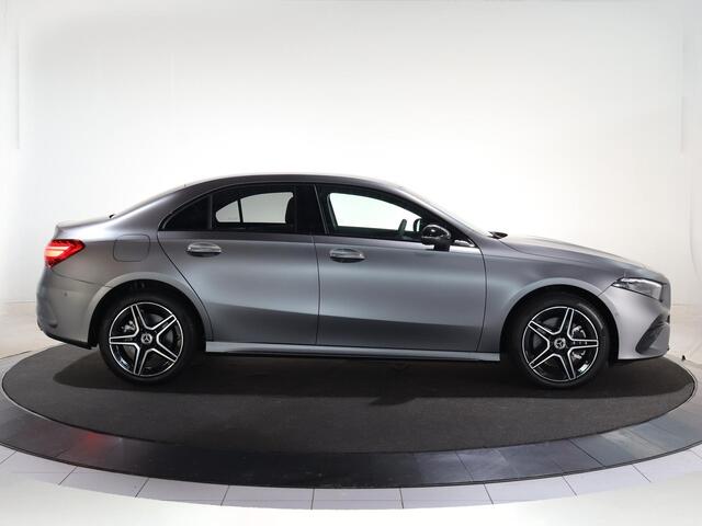 Mercedes-Benz A-KLASSE Limousine 250 e Star Edition Luxury Line LIMITED | Night | Distronic | Dodehoekassistent |