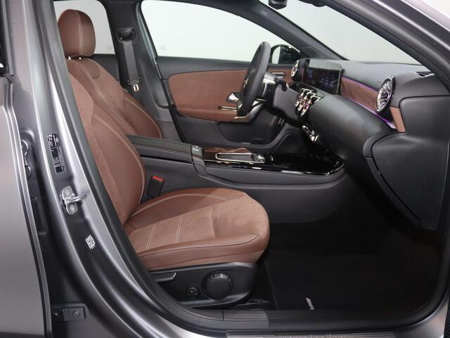 Mercedes-Benz A-KLASSE Limousine 250 e Star Edition Luxury Line LIMITED | Night | Distronic | Dodehoekassistent |