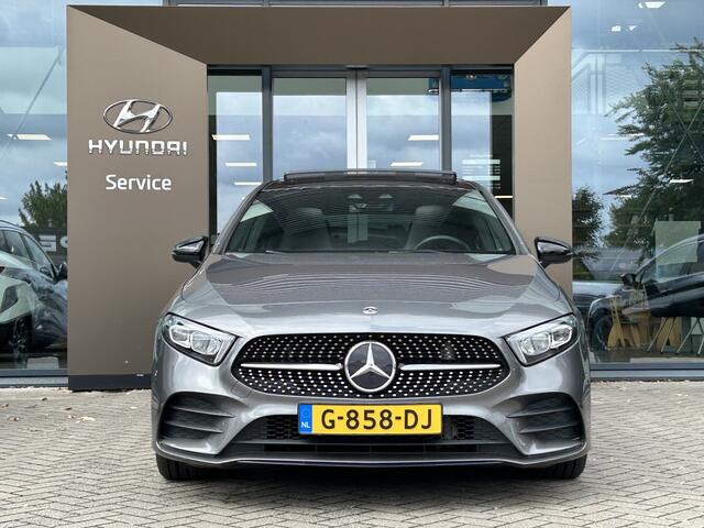 Mercedes-Benz A-KLASSE 180 Business Solution AMG | Panoramadak | Trekhaak | Night pakket