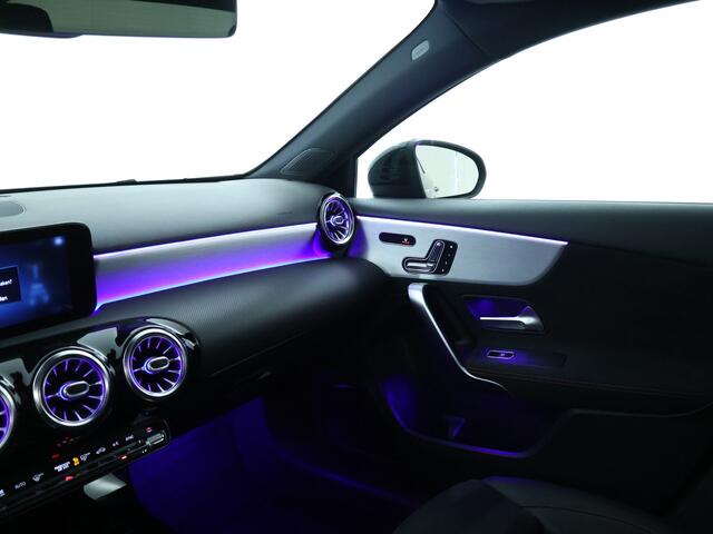 Mercedes-Benz A-KLASSE 180 Business Solution AMG | Panoramadak | Sfeerverlichting | Elektrische Stoelen | Cruise Control | Inclusief 24 maanden MB Certified garantie voor Europa.