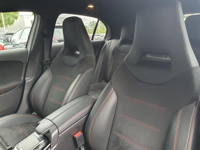 Mercedes-Benz A-KLASSE 180 Business Solution AMG CAMERA/PDC/NAVI/CRUISE/AIRCO/LMV
