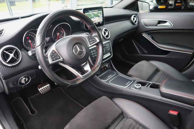 Mercedes-Benz A-KLASSE 220 4MATIC AMG Automaat Panoramadak Leder Navigatie Xenon Etc. Etc.
