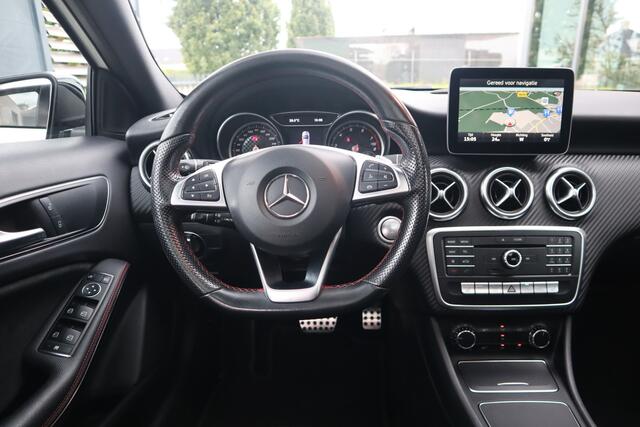 Mercedes-Benz A-KLASSE 220 4MATIC AMG Automaat Panoramadak Leder Navigatie Xenon Etc. Etc.