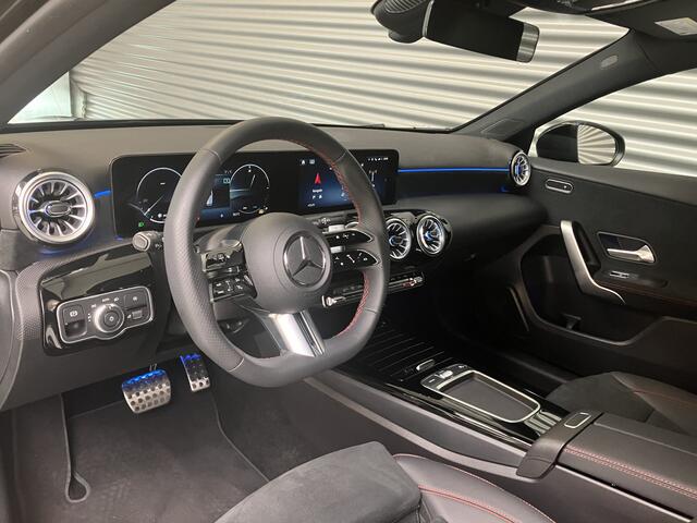 Mercedes-Benz A-KLASSE 200 AMG LINE/LED/PDC/CAM/KEY-LESS/TREKH/SFEER VERL/