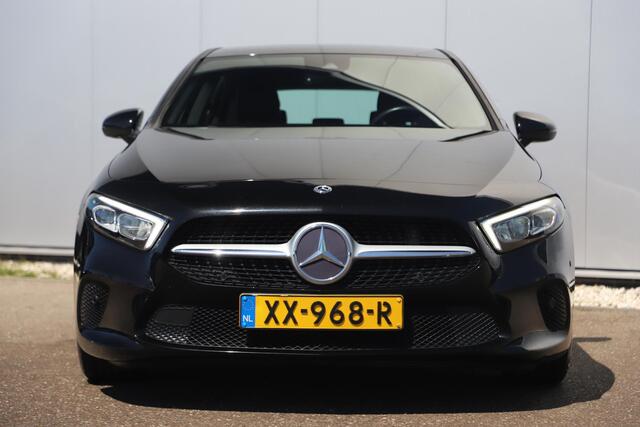 Mercedes-Benz A-KLASSE 180 d Business Solution Limited Automaat Half Leder Widescreen Navigatie Achteruitrijcamera Full LED Rijstrooksensor