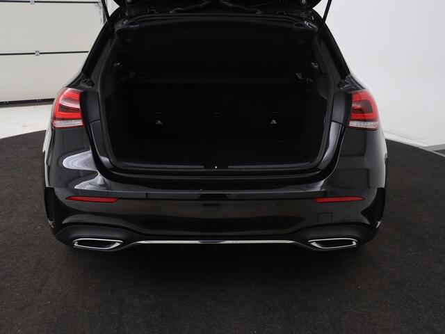 Mercedes-Benz A-KLASSE 180 AMG | Panoramadak | Stoelverwarming | Carplay | Widescreen | Leder/Alcanatara | Navigatie | Full LED | Park Assist