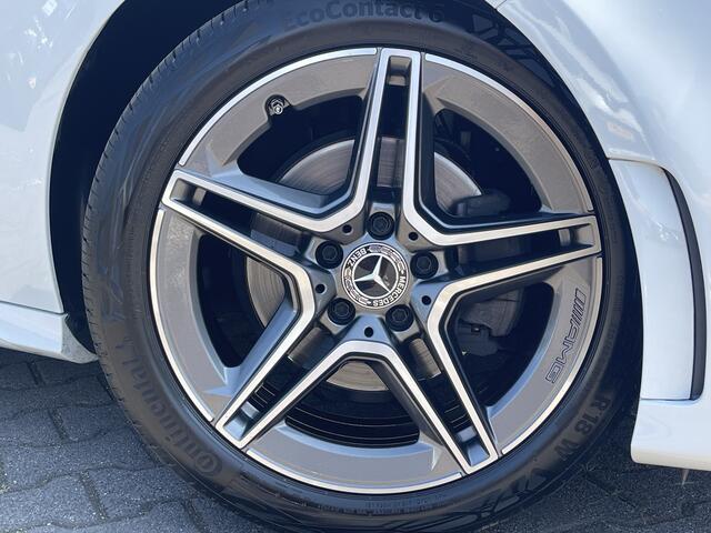 Mercedes-Benz A-KLASSE 200 Business Solution AMG | Pano | Trekhaak | ACC | 360* Camera | LED | DAB+ | 18 inch