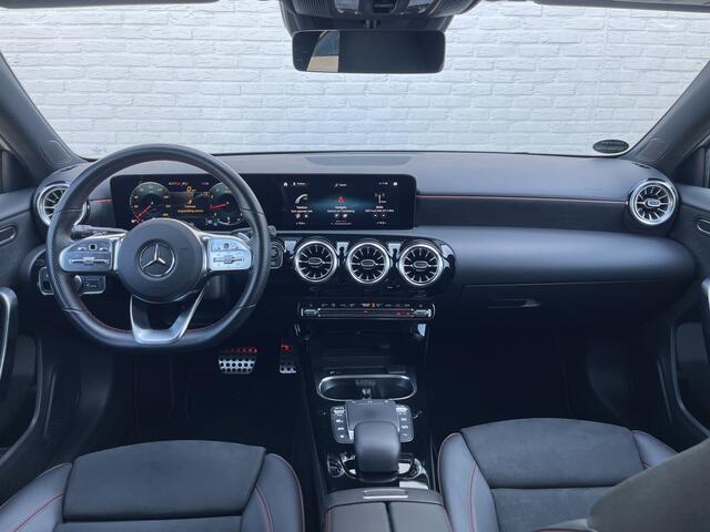 Mercedes-Benz A-KLASSE 200 Business Solution AMG | Pano | Trekhaak | ACC | 360* Camera | LED | DAB+ | 18 inch