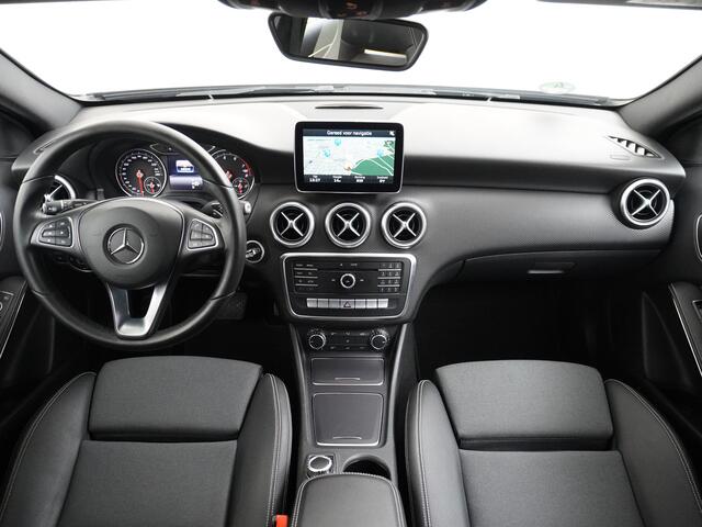 Mercedes-Benz A-KLASSE 180 AUT-7 T-123pk Navi Xenon Sportstoelen+1/2 Leer Hi-Perf-LED Zwarte-Hemel 18''LM Afn.Trekhaak Speedtronic PDC-v+a Flippers Navi 1/2Leer CruiseControl Pdc Ecc Start/Stop Usb Bluetooth Tel. Edition Ambition Zitcomfortpakket Origineel NLse auto EURO6