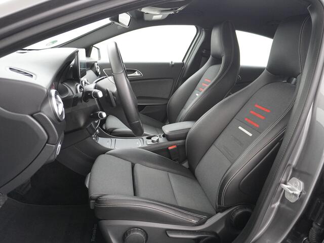 Mercedes-Benz A-KLASSE 180 AUT-7 T-123pk Navi Xenon Sportstoelen+1/2 Leer Hi-Perf-LED Zwarte-Hemel 18''LM Afn.Trekhaak Speedtronic PDC-v+a Flippers Navi 1/2Leer CruiseControl Pdc Ecc Start/Stop Usb Bluetooth Tel. Edition Ambition Zitcomfortpakket Origineel NLse auto EURO6