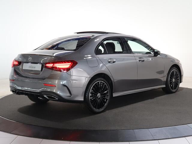 Mercedes-Benz A-KLASSE 250 e AMG Line | Nightpakket | Panoramadak | LED | Sfeerverlichting | 19-Inch | MBUX