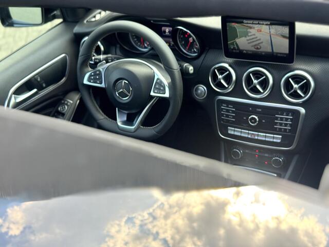 Mercedes-Benz A-KLASSE 180 Business Solution AMG PANO LED DEALEROND