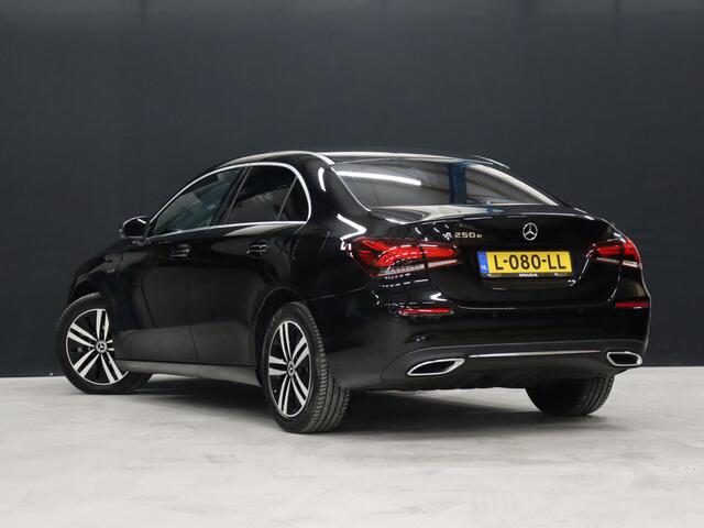 Mercedes-Benz A-KLASSE 250 e Luxury Limited Sport [SFEERVERLICHTING, CAMERA, VOL LEDER, STOELVERWARMING, PDC V+A, BLUETOOTH, CRUISE, CLIMATE, NIEUWSTAAT]