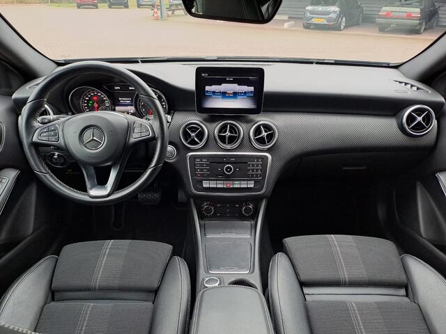 Mercedes-Benz A-KLASSE 180 Business Solution AMG | Automaat | LED | LMV | Camera | All-season |