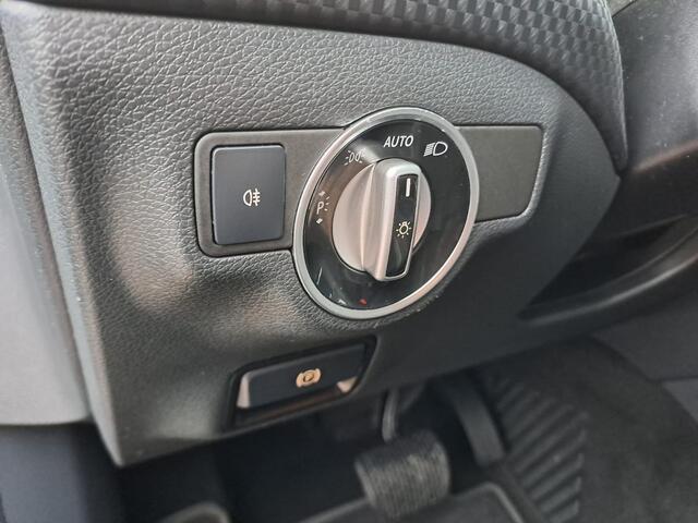 Mercedes-Benz A-KLASSE 180 Business Solution AMG | Automaat | LED | LMV | Camera | All-season |