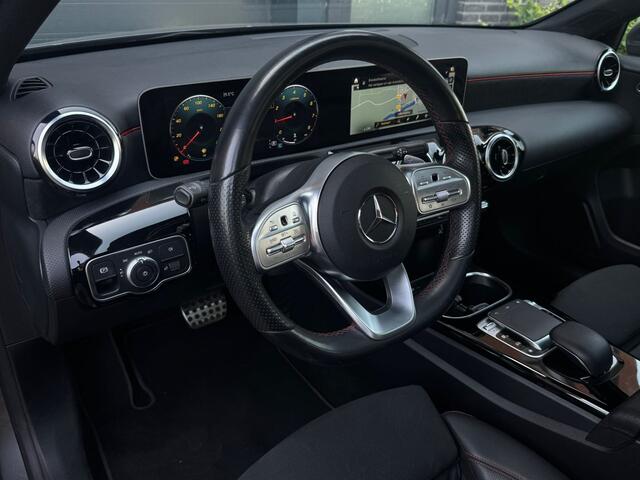 Mercedes-Benz A-KLASSE 180 Automaat Premium+ AMG Pano/schuifdak Camera 19''
