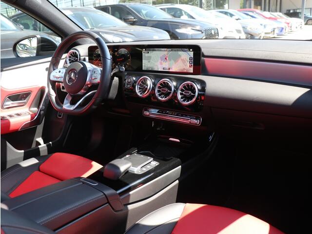 Mercedes-Benz A-KLASSE 180 Premium Plus I Panoramadak I Leder I Widescreen
