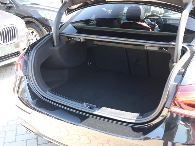 Mercedes-Benz A-KLASSE 180 Premium Plus I Panoramadak I Leder I Widescreen
