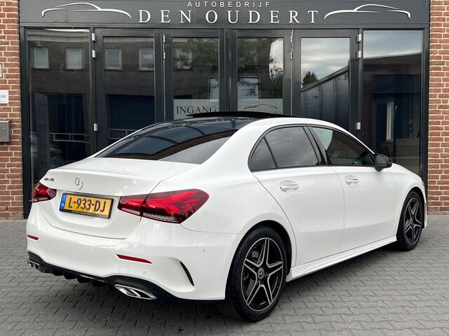 Mercedes-Benz A-KLASSE A 200 Solution AMG AUT / PANO / WIDESCREEN
