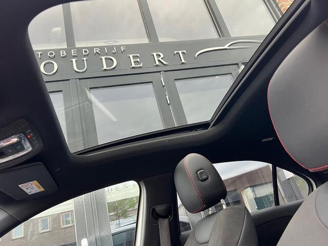 Mercedes-Benz A-KLASSE A 200 Solution AMG AUT / PANO / WIDESCREEN