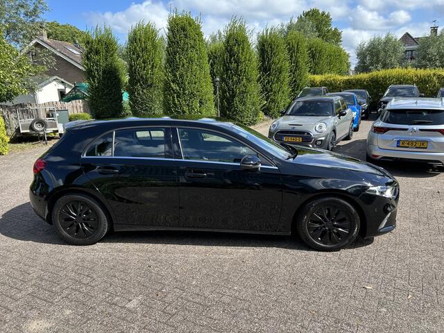 Mercedes-Benz A-KLASSE 180 Business Solution