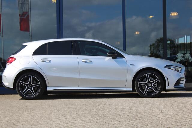 Mercedes-Benz A-KLASSE 250e AUT8 AMG Limited NIGHT SFEER CARPLAY WIDESCREEN