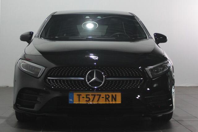 Mercedes-Benz A-KLASSE 180 AMG Line - Navi / Camera / Carplay / Stoelverw.