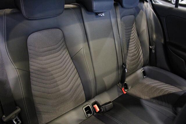 Mercedes-Benz A-KLASSE Limousine 250 e Business Line Panorama dak