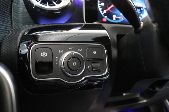 Mercedes-Benz A-KLASSE 200 | AMG | MEMORY | PANO | CAMERA | SFEERVERLICHTING | MULTIBEAM LED |
