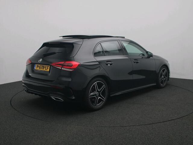 Mercedes-Benz A-KLASSE 180 Business Solution AMG AMG Line | Night Pakket | Panorama Schuif-Kanteldak | Sfeerverlichting | Ledkoplampen. Inclusief 48 maanden MB Certified garantie voor Europa.