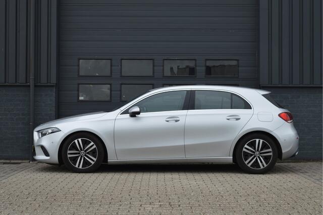Mercedes-Benz A-KLASSE 180 Business Solution Luxury | ACC | CAMERA | CARPLAY | SFEERVERLICHTING |