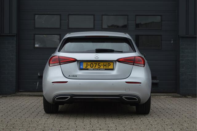 Mercedes-Benz A-KLASSE 180 Business Solution Luxury | ACC | CAMERA | CARPLAY | SFEERVERLICHTING |