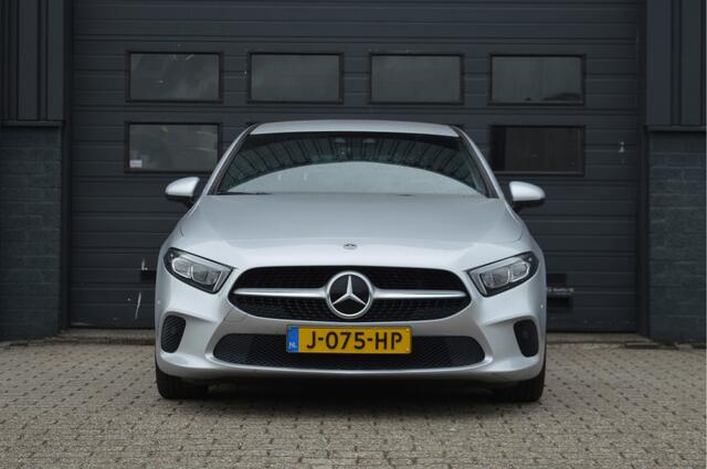 Mercedes-Benz A-KLASSE 180 Business Solution Luxury | ACC | CAMERA | CARPLAY | SFEERVERLICHTING |